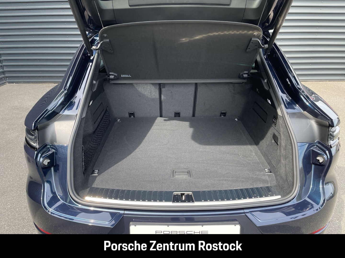 Porsche Cayenne E-Hybrid Coupe Panorama Surround-View