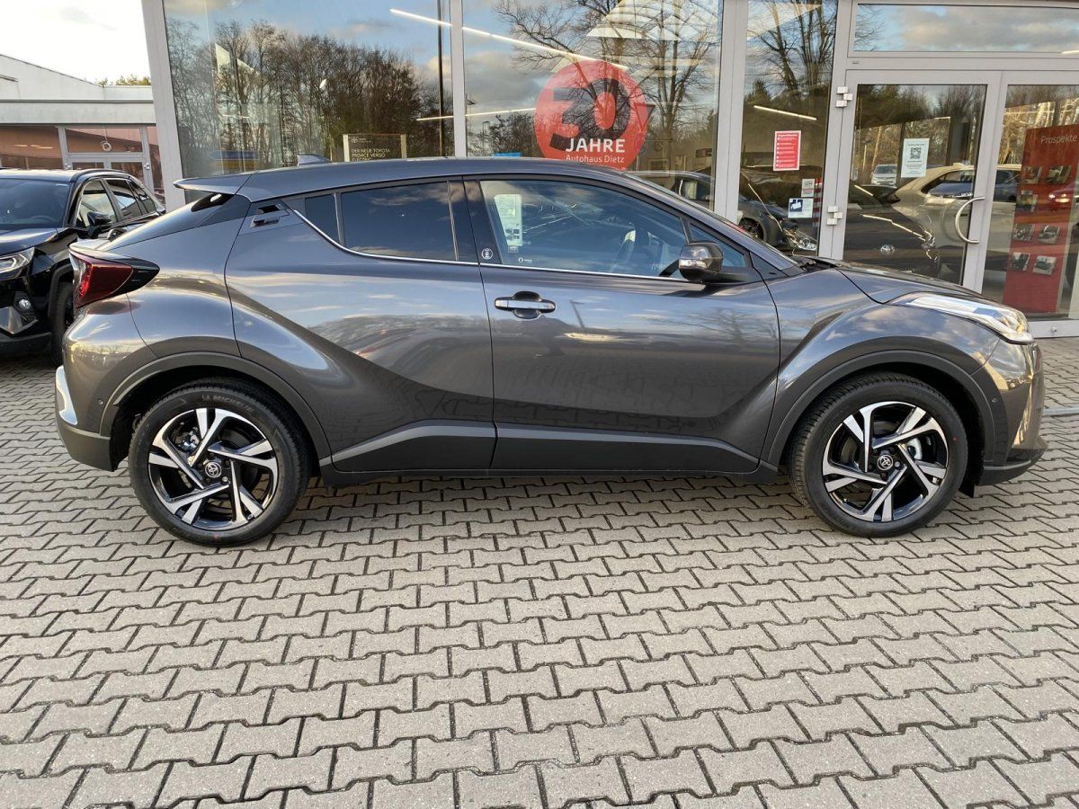 Toyota C-HR 2.0 Hybrid - Samsaru's Car Outlet