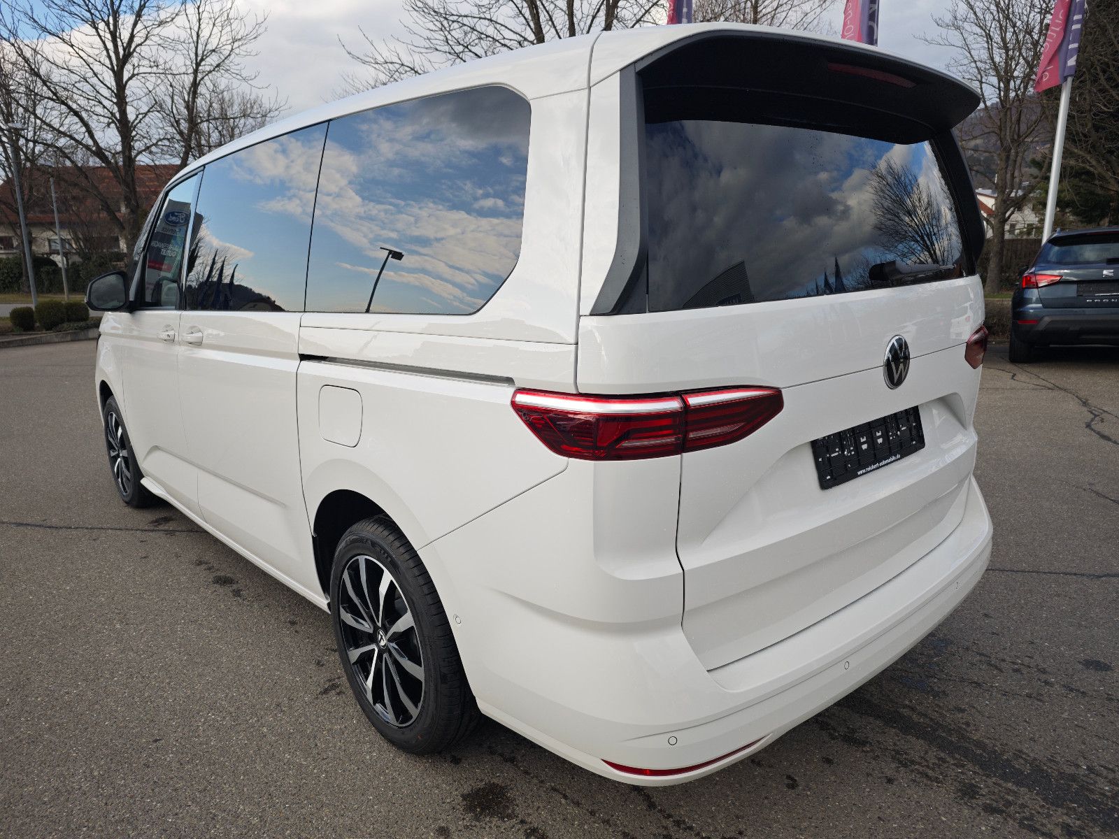 Volkswagen T7 - Samsaru's Car Outlet