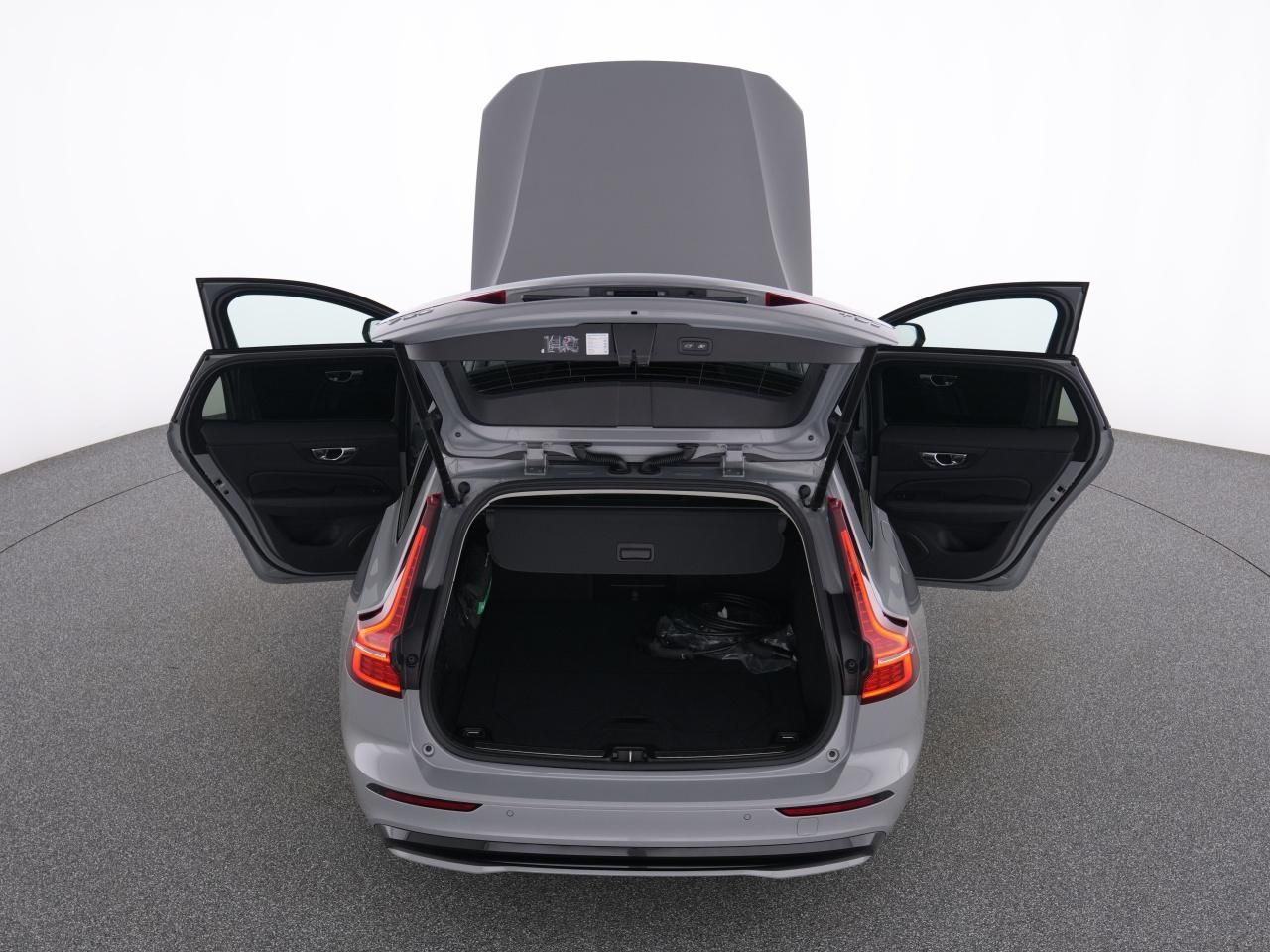 Volvo V60 T6 Recharge AWD PlusDark+AHK+PANO+360°+LM 19