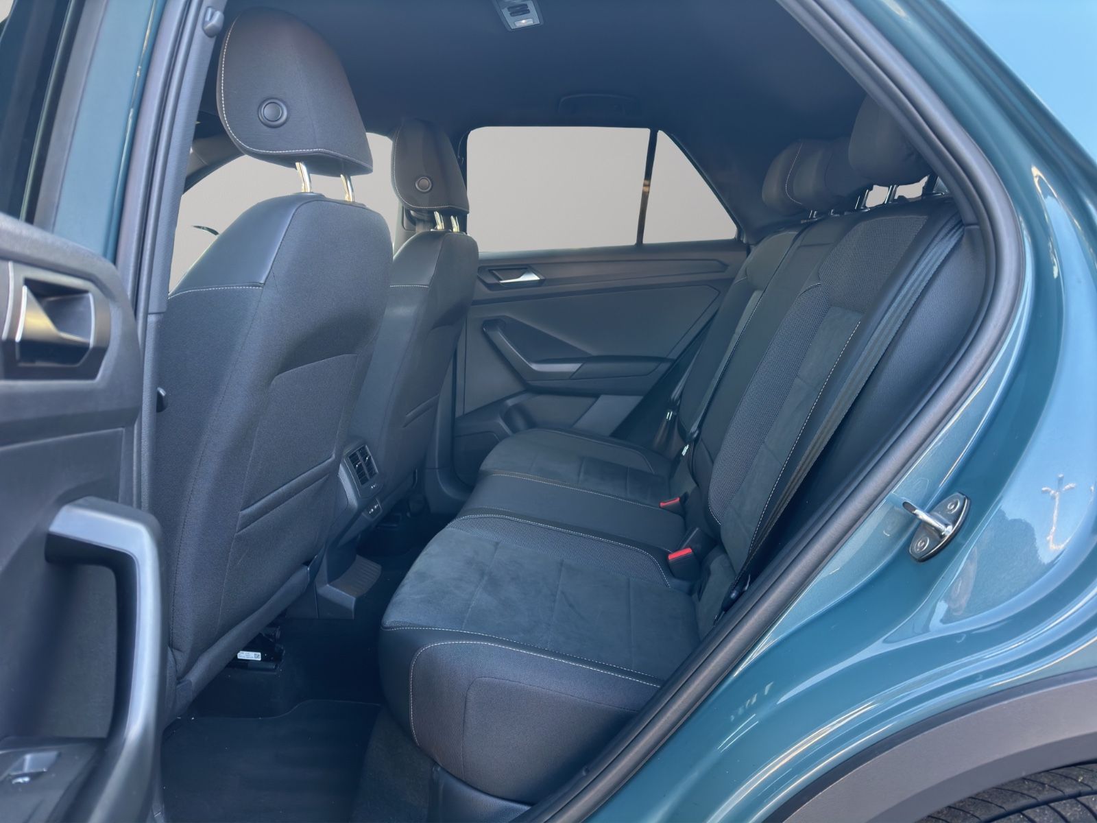 Volkswagen T-Roc R-Line 4M - Samsaru's Car Outlet