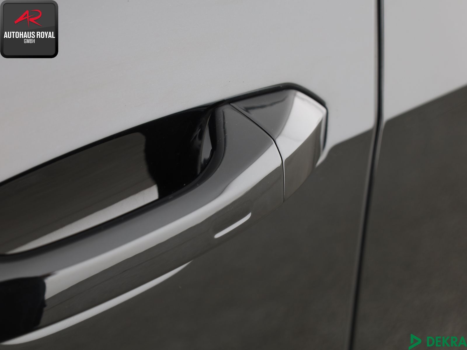 Audi A6 Avant 55 TFSI qu S LINE - Samsaru's Car Outlet