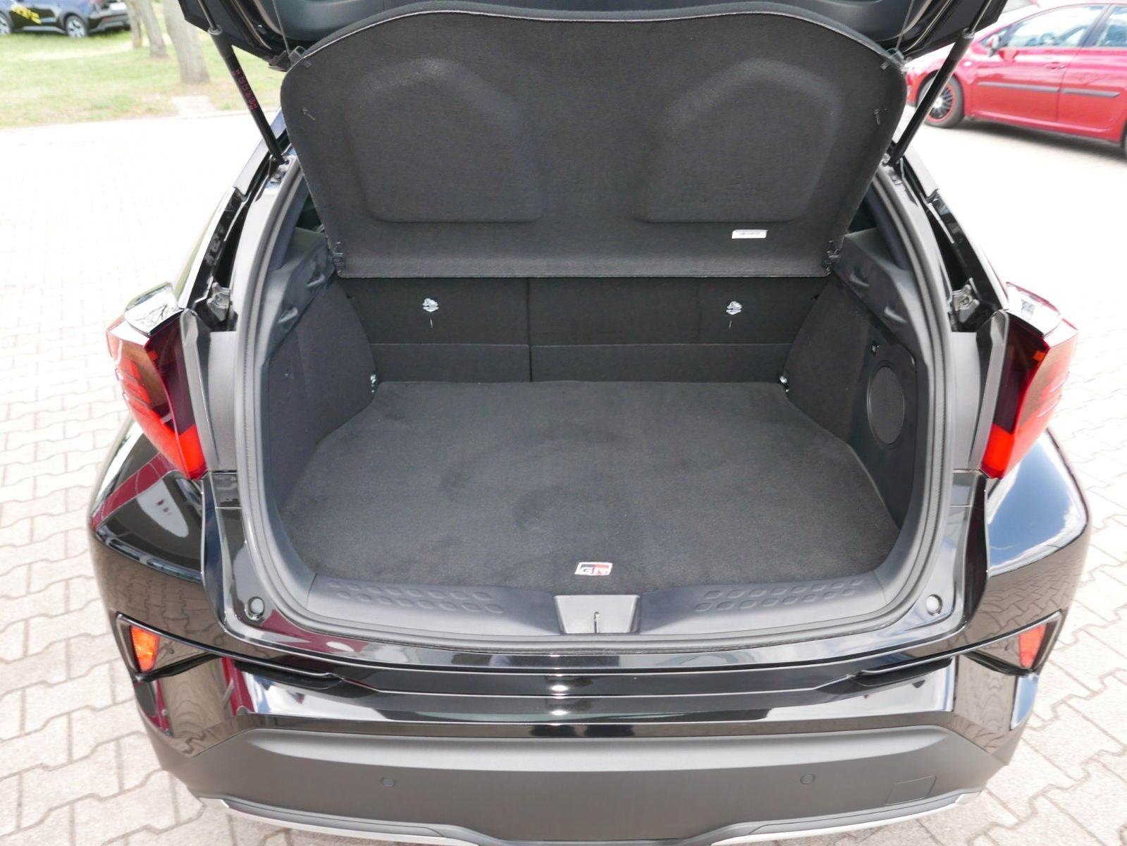Toyota C-HR 2.0 Hybrid GR Sport Black - Samsaru's Car Outlet
