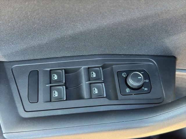 Volkswagen T-Roc 1.5 TSI Style - Samsaru's Car Outlet