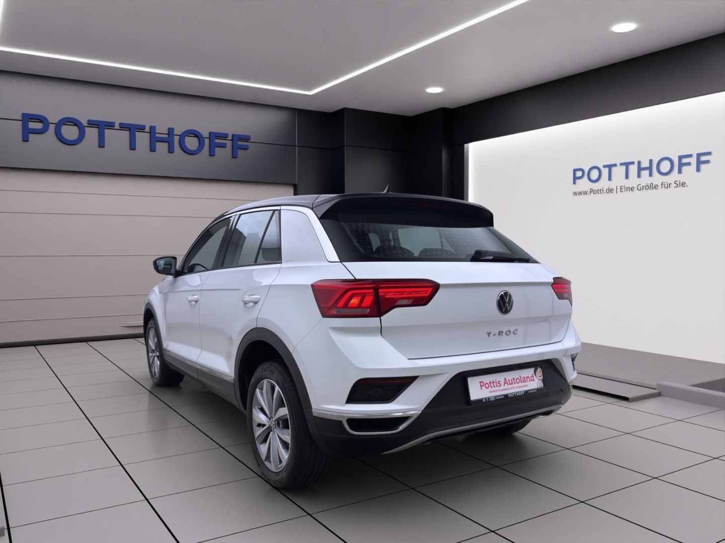 Volkswagen T-Roc 1.0 TSI STYLE - Samsaru's Car Outlet