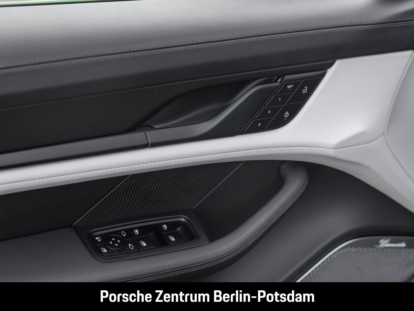 Porsche Taycan GTS Sport Turismo Burmester Panoramadach