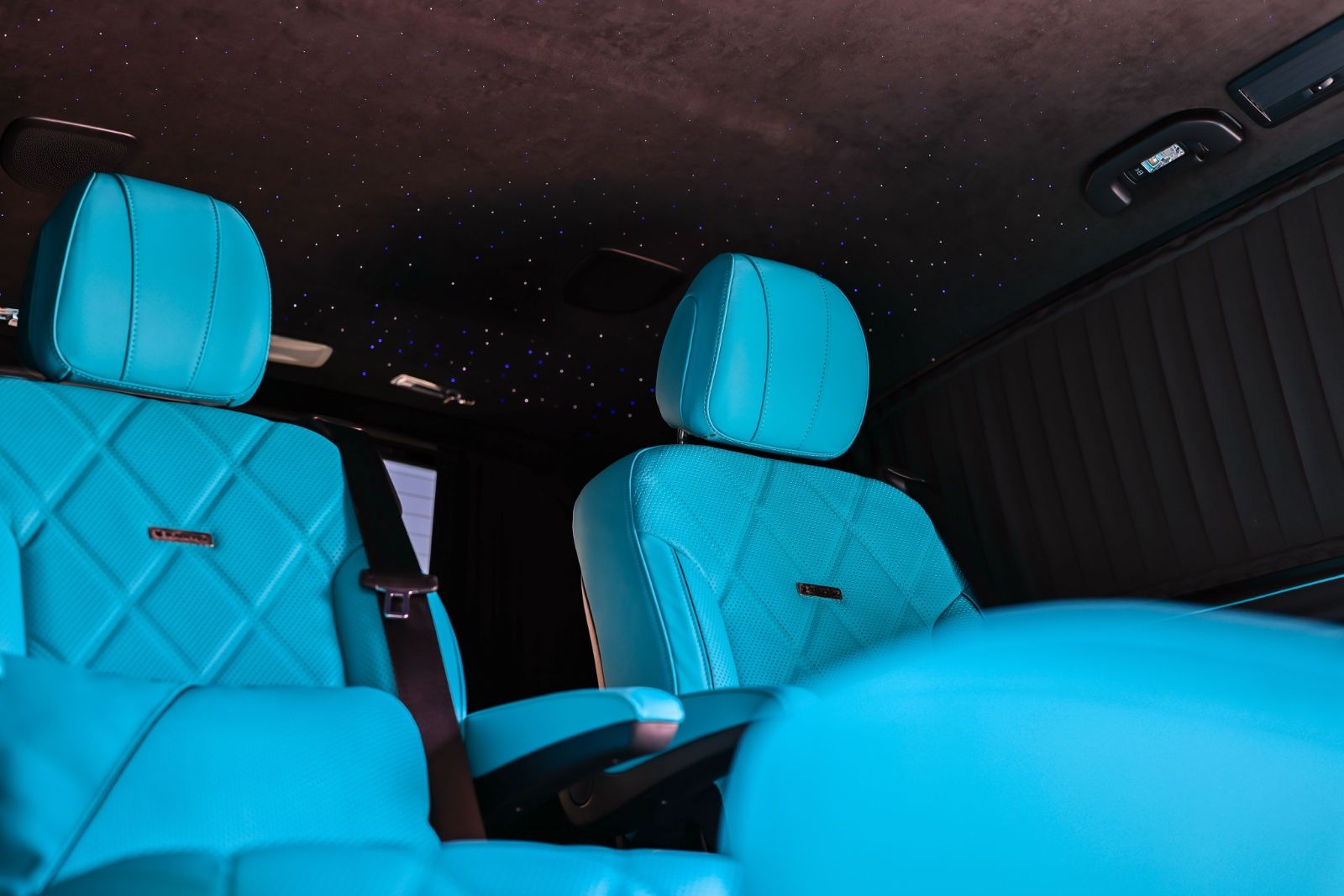 Mercedes-Benz V 300 4MATIC - Samsaru's Car Outlet