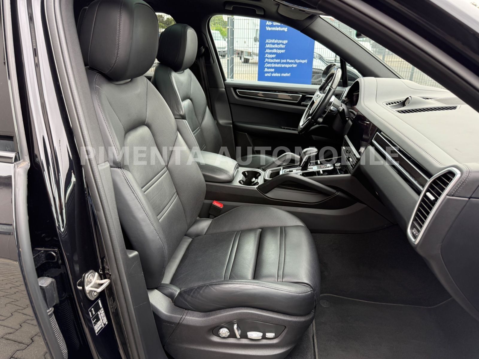 Porsche Cayenne E-Hybrid BLACK 22" APPROVED AHK LUFT PAN