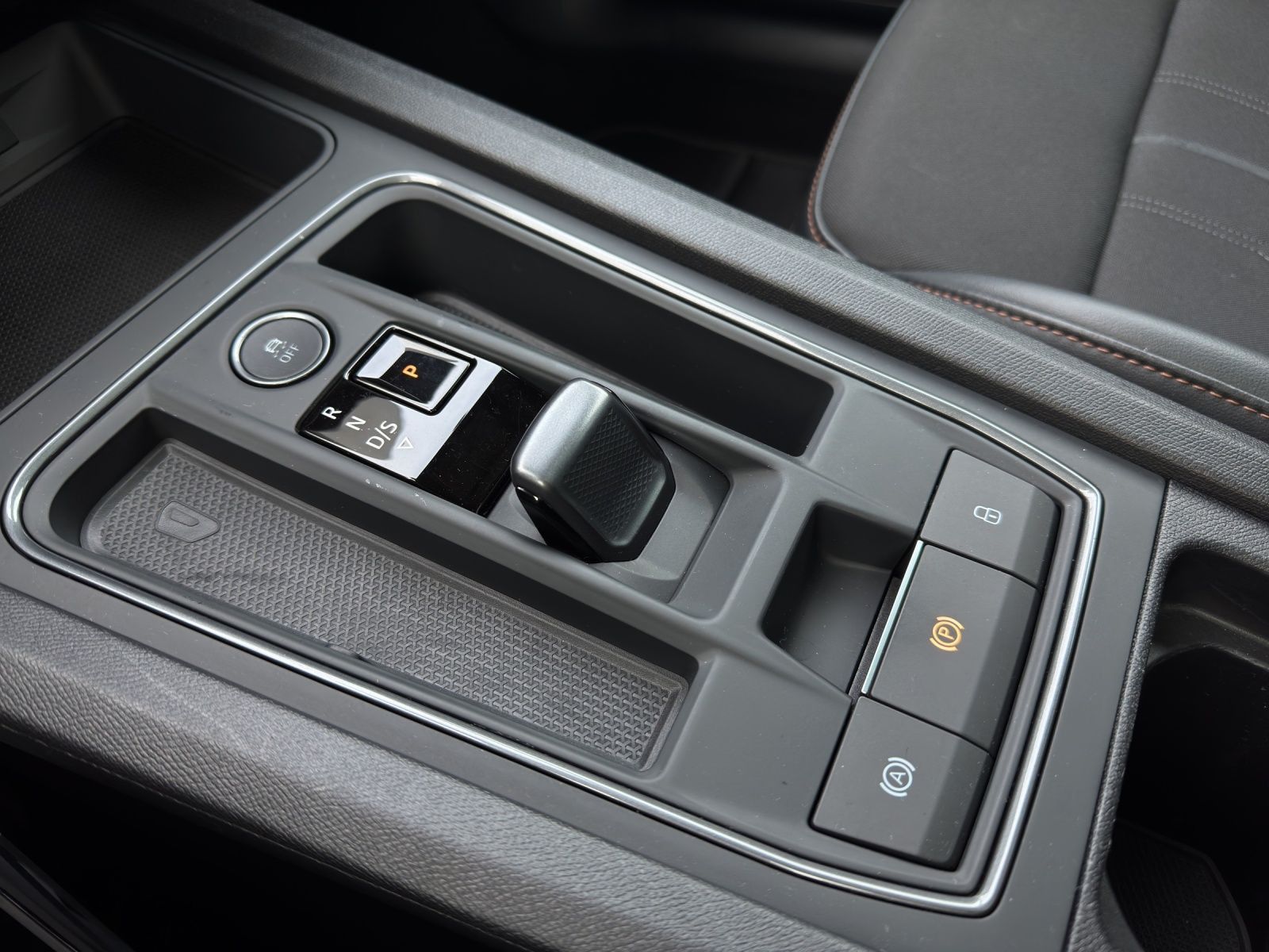 Cupra Formentor 2.0 TSI DSG 4D VZ KAMERA PANO AHK