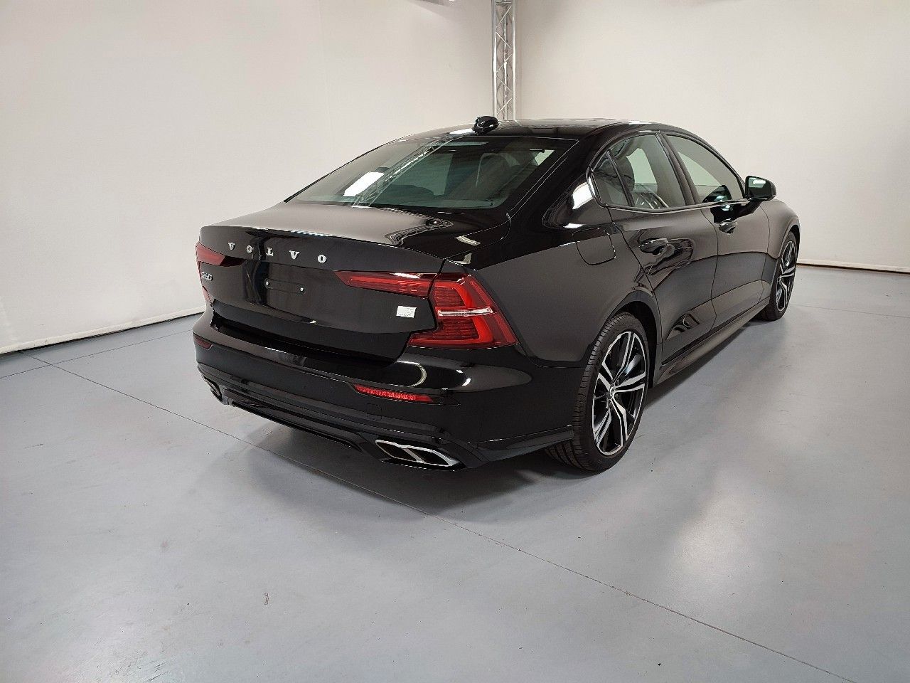 Volvo S60 T8 Lim. R Design Recharge Plug-In Hybrid AWD