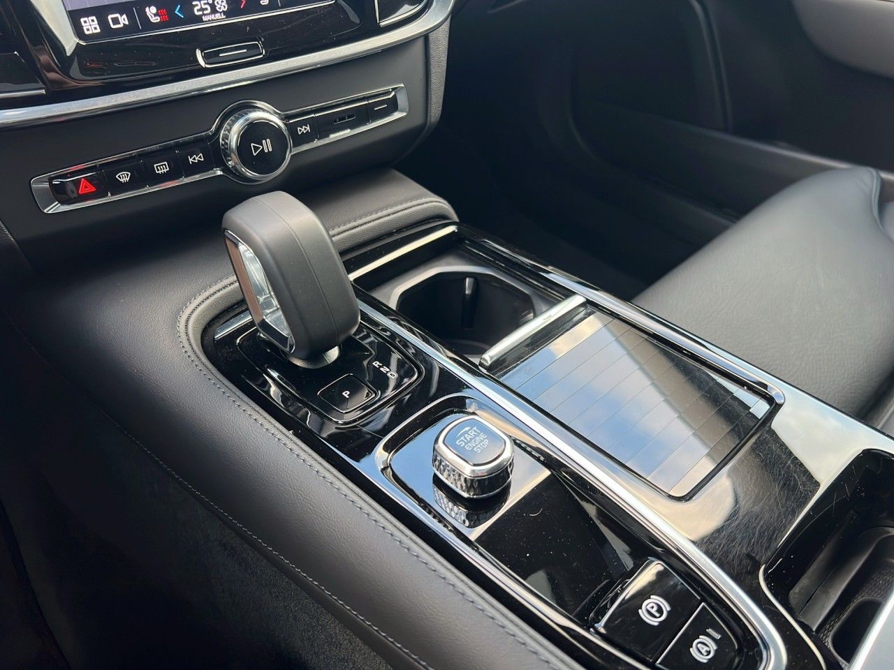 Volvo S90 T8 Ultimate Dark Plug-In Hybrid/Four-C/360K