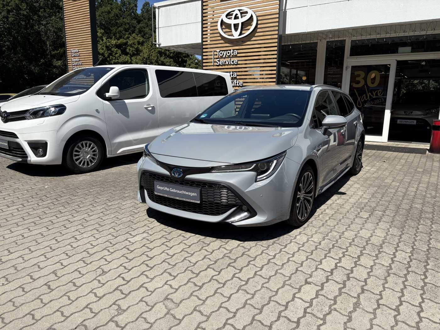 Toyota Corolla Touring Sports Hybrid - Samsaru's Car Outlet