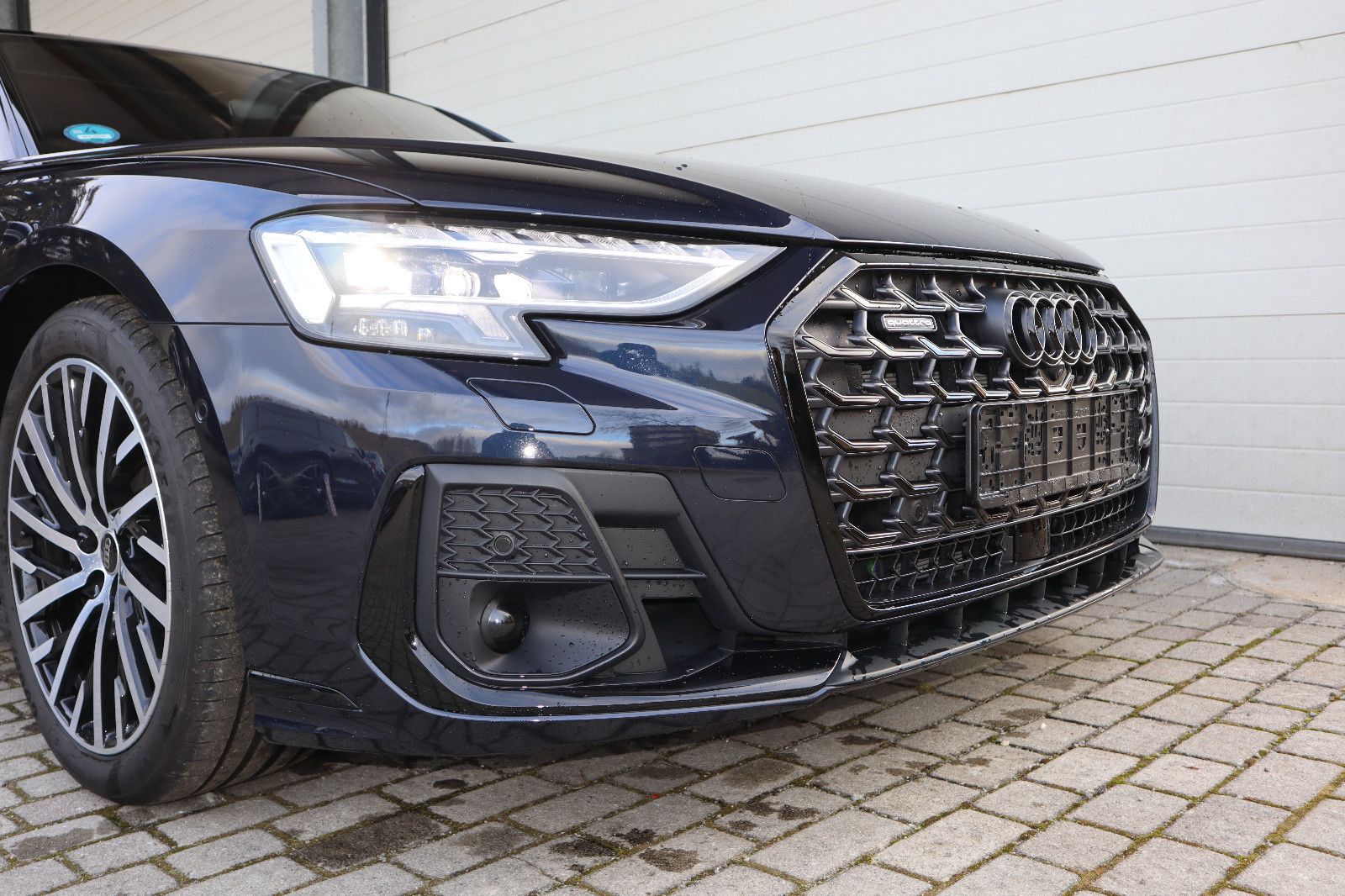 Audi A8 60 TFSI e qu S-Line Black - Samsaru's Car Outlet