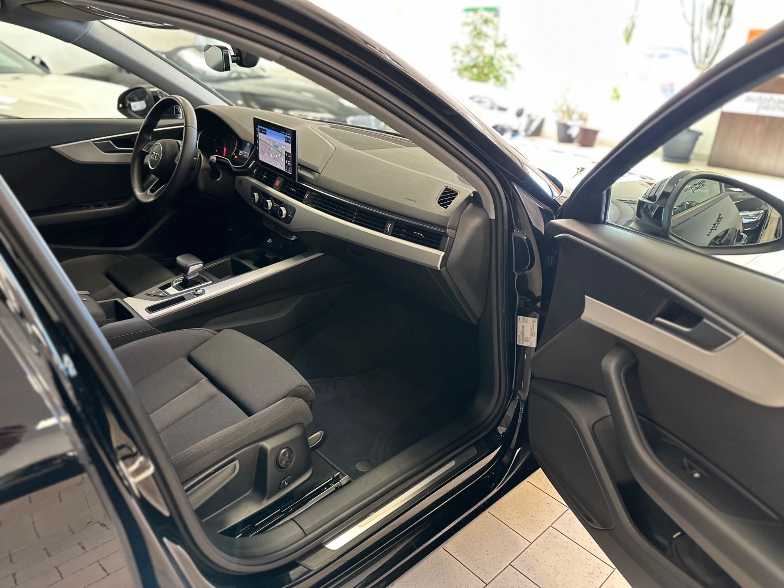 Audi A4 Avant 35 TDI Aut - Samsaru's Car Outlet