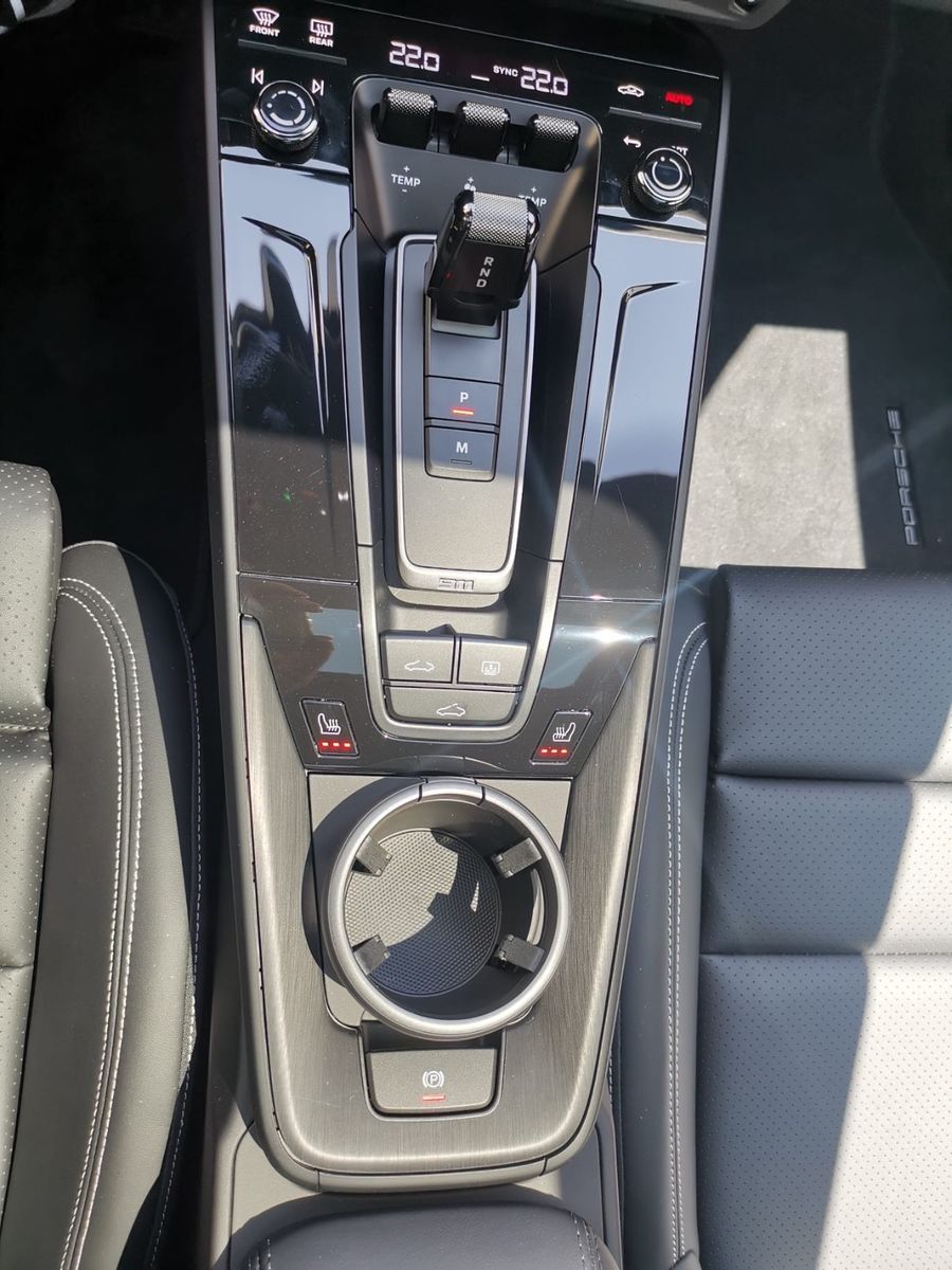 Porsche 992/911 Carrera 4 GTS Coupe - Samsaru's Car Outlet