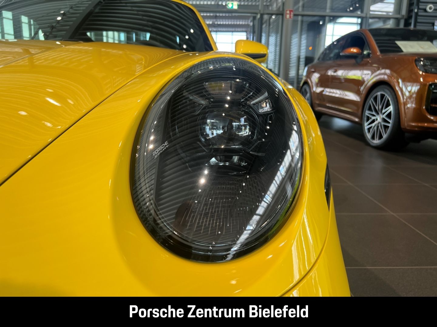 Porsche 992 911 Carrera 4 GTS Cabrio HA-Lenkung LED BOSE