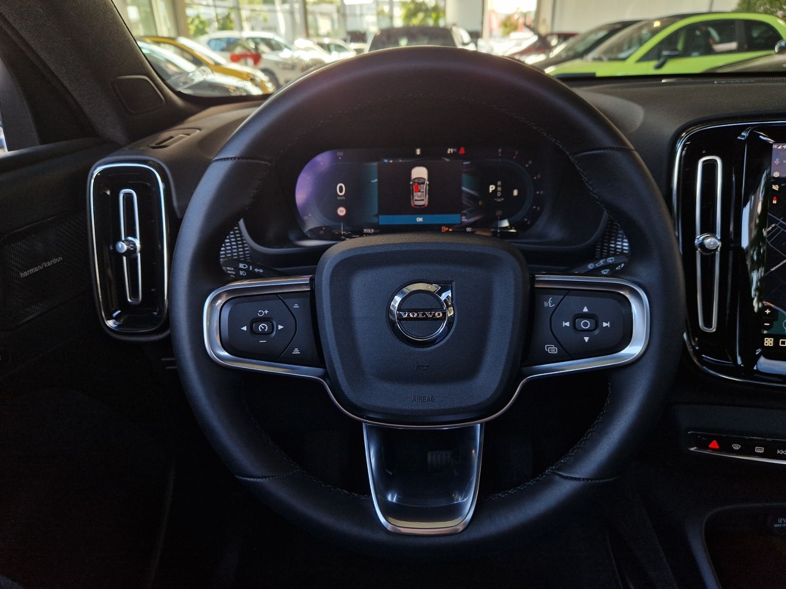 Volvo XC40 Ultra Dark PANO KLIMA ALU AHK NAVI