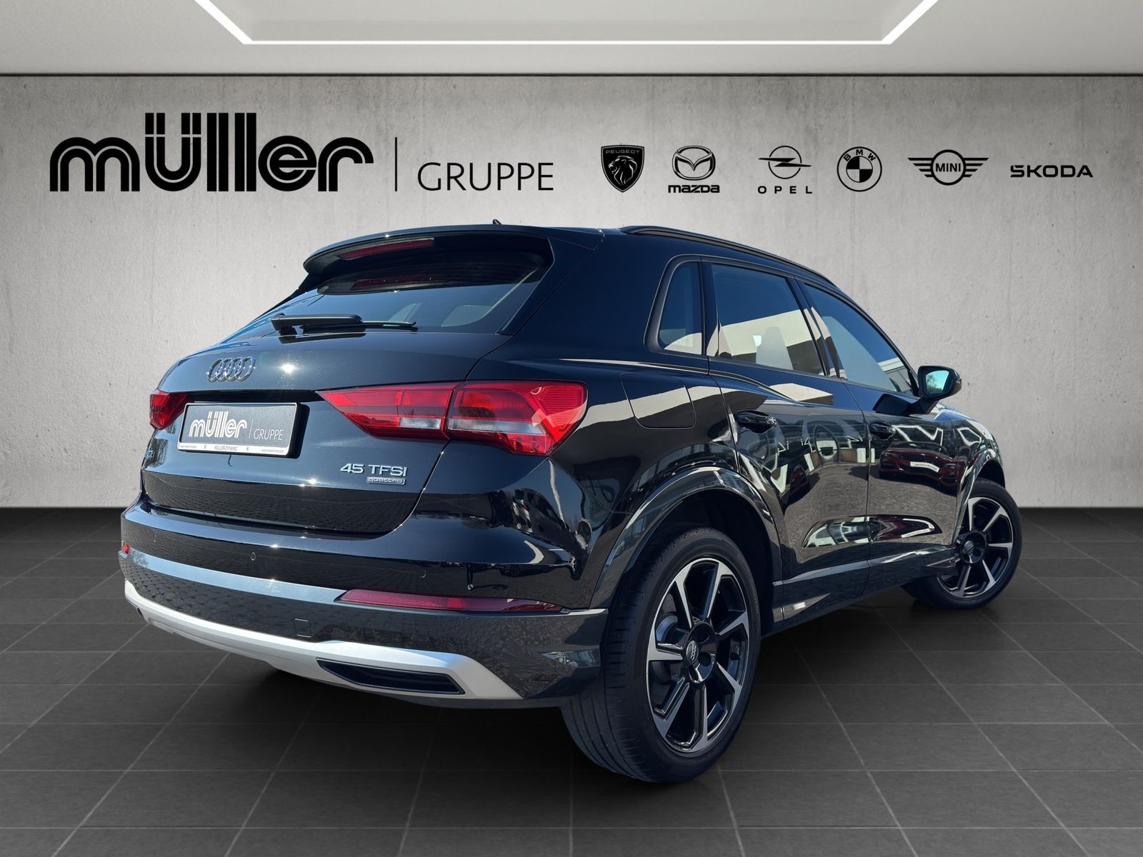Audi Q3 45 TFSI quattro - Samsaru's Car Outlet