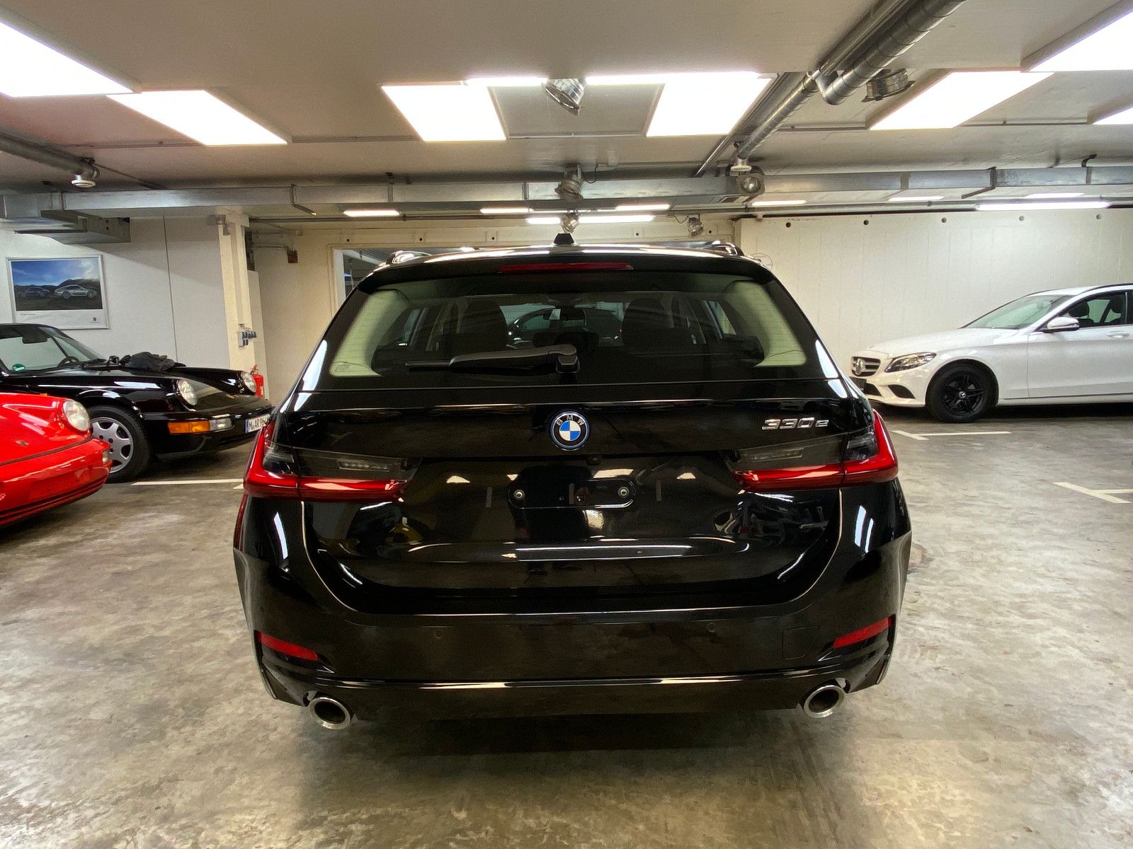 BMW 330e Touring - Samsaru's Car Outlet