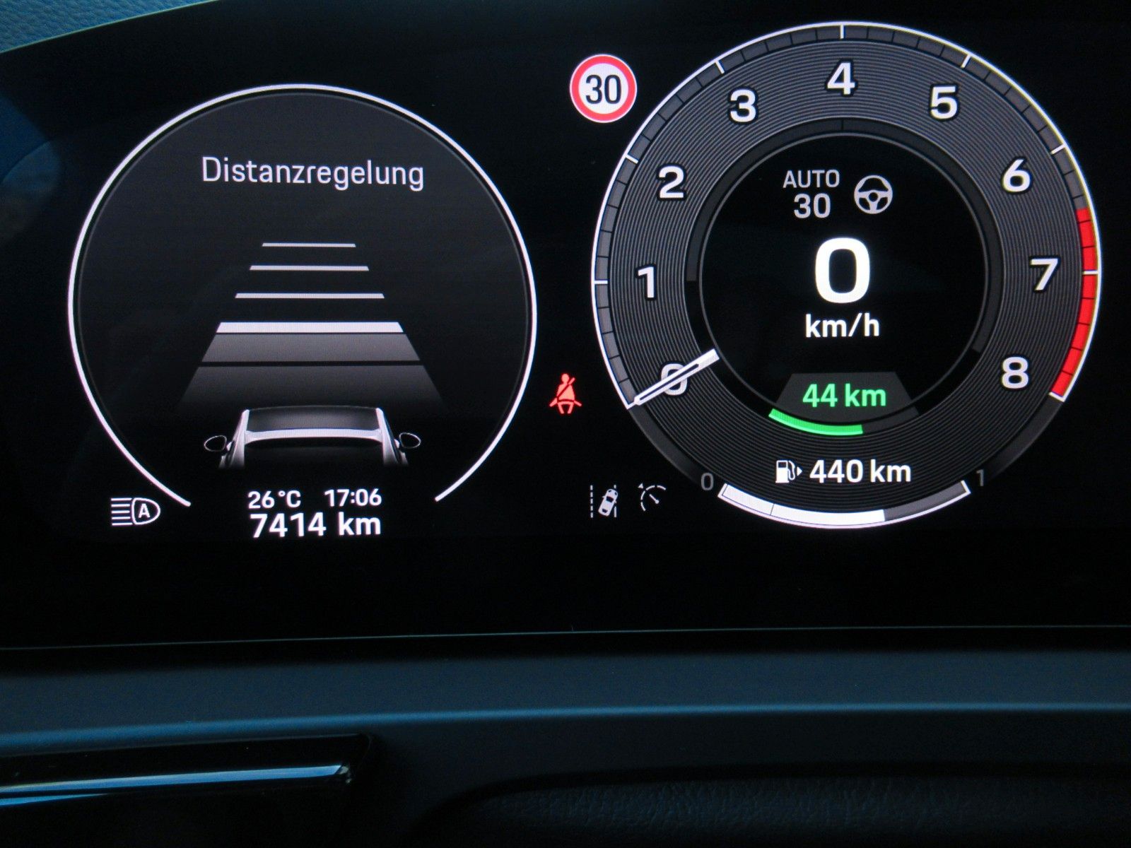 Porsche NEW COUPE E-H EXCL SPORTDESIGN BOSE+INNO AHK+GT