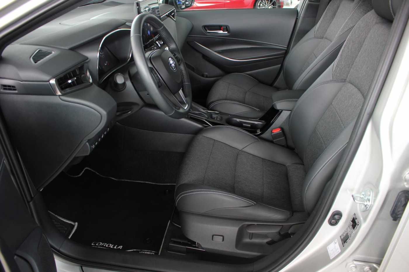 Toyota Corolla Touring Sports 2.0 Hybrid - Samsaru's Car Outlet