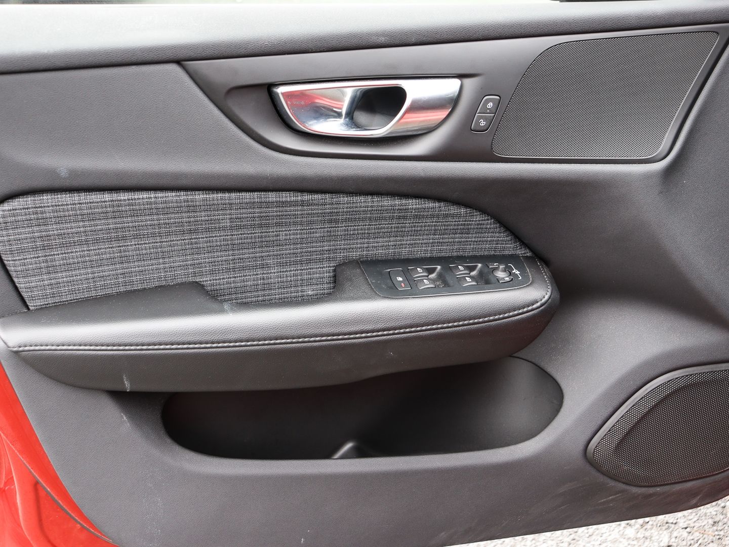 Volvo V60 Kombi Core Recharge Plug-In Hybrid AWD T6 Tw