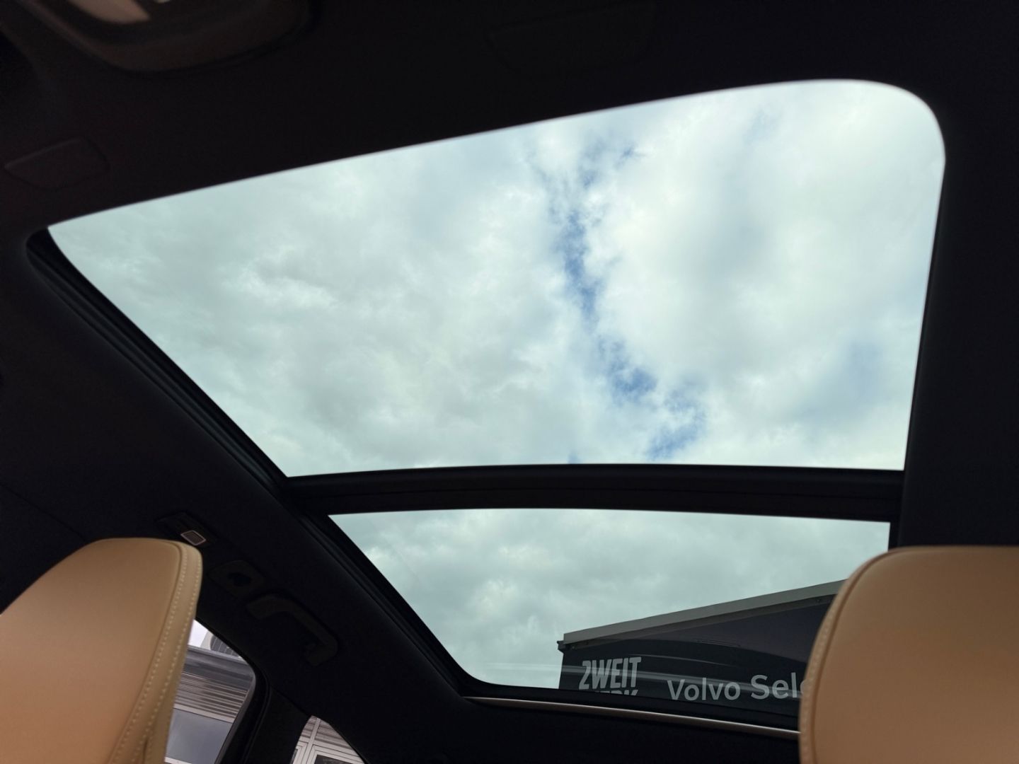 Volvo XC60 B5 Ultimate Dark AWD HUD  StandHZG H&K Luft