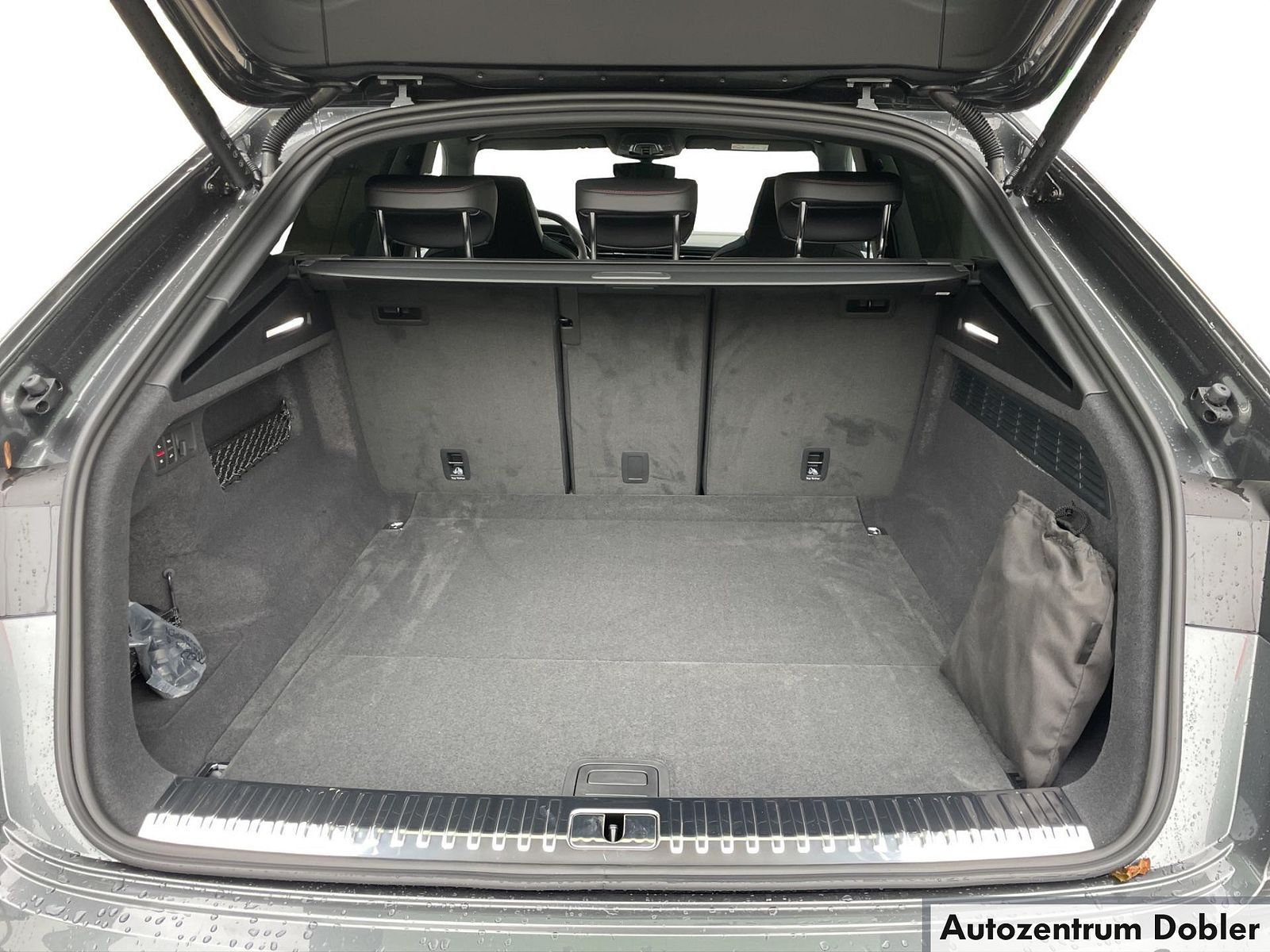 Audi RS Q8 performance (640 PS) AHK,ACC,Keramik,23"