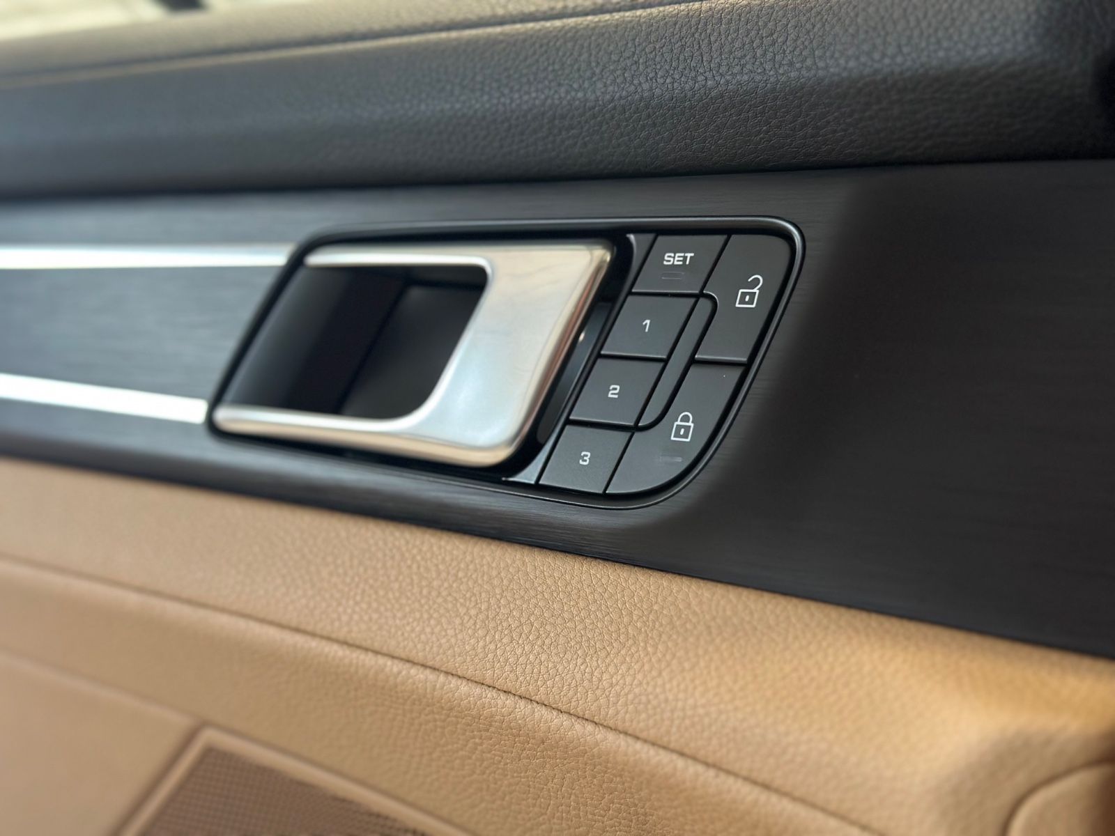 Porsche Panamera Sport Turismo 4 E-Hybrid Plat. Edition