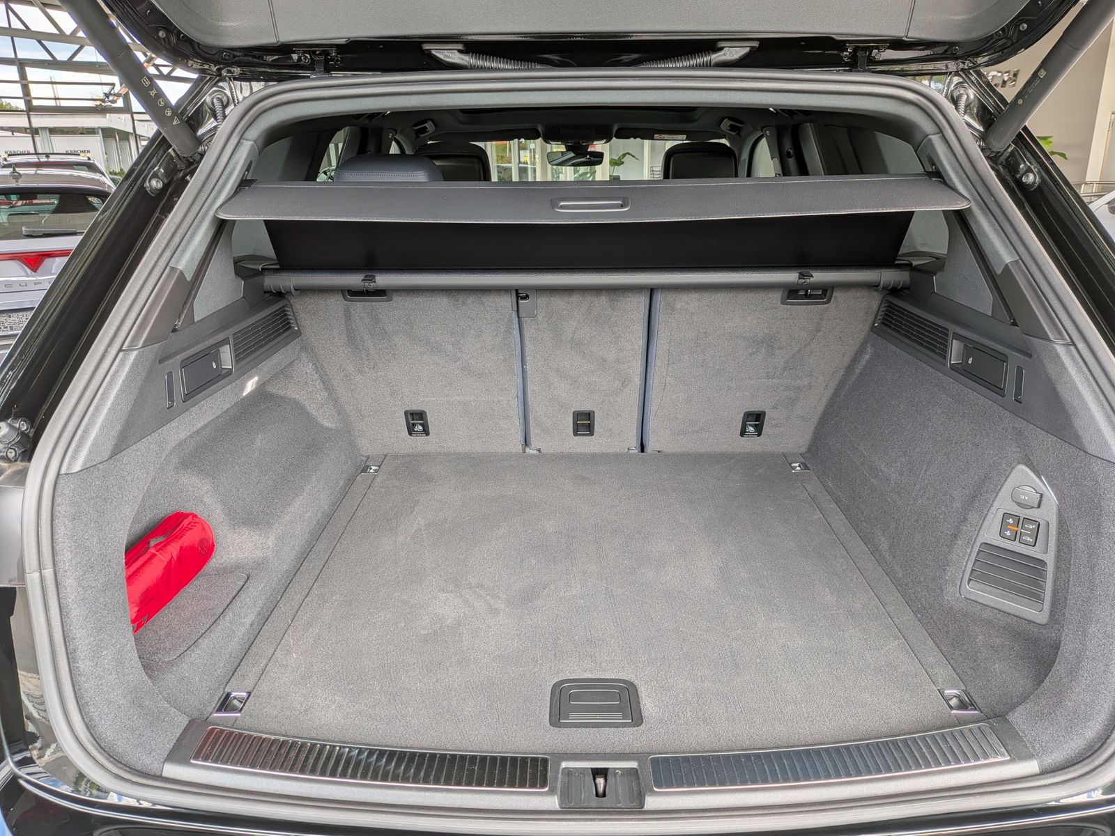 Volkswagen Touareg 3.0TDI 4M R-Line VOLL Black 22" UPE 114T