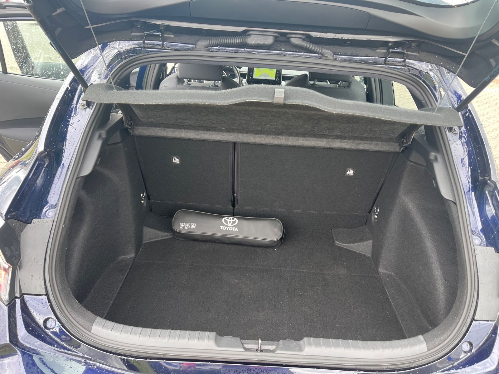 Toyota Corolla Hybrid Business Edition - Samsaru's Car Outlet