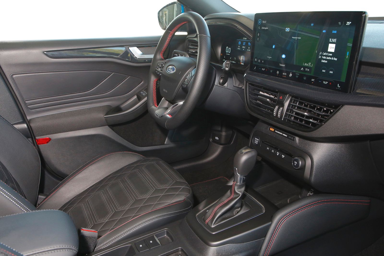 Ford Focus ST-Line X 1.0l EcoB.MHEV+Panorama SSD+Assi