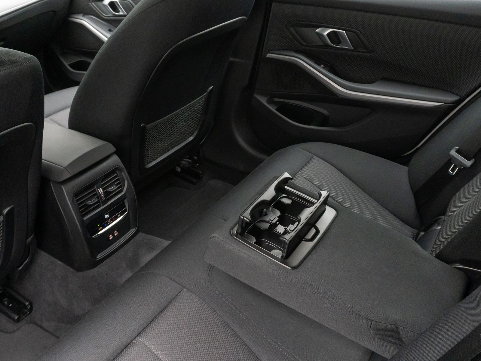 BMW 320d Advantage - Samsaru's Car Outlet