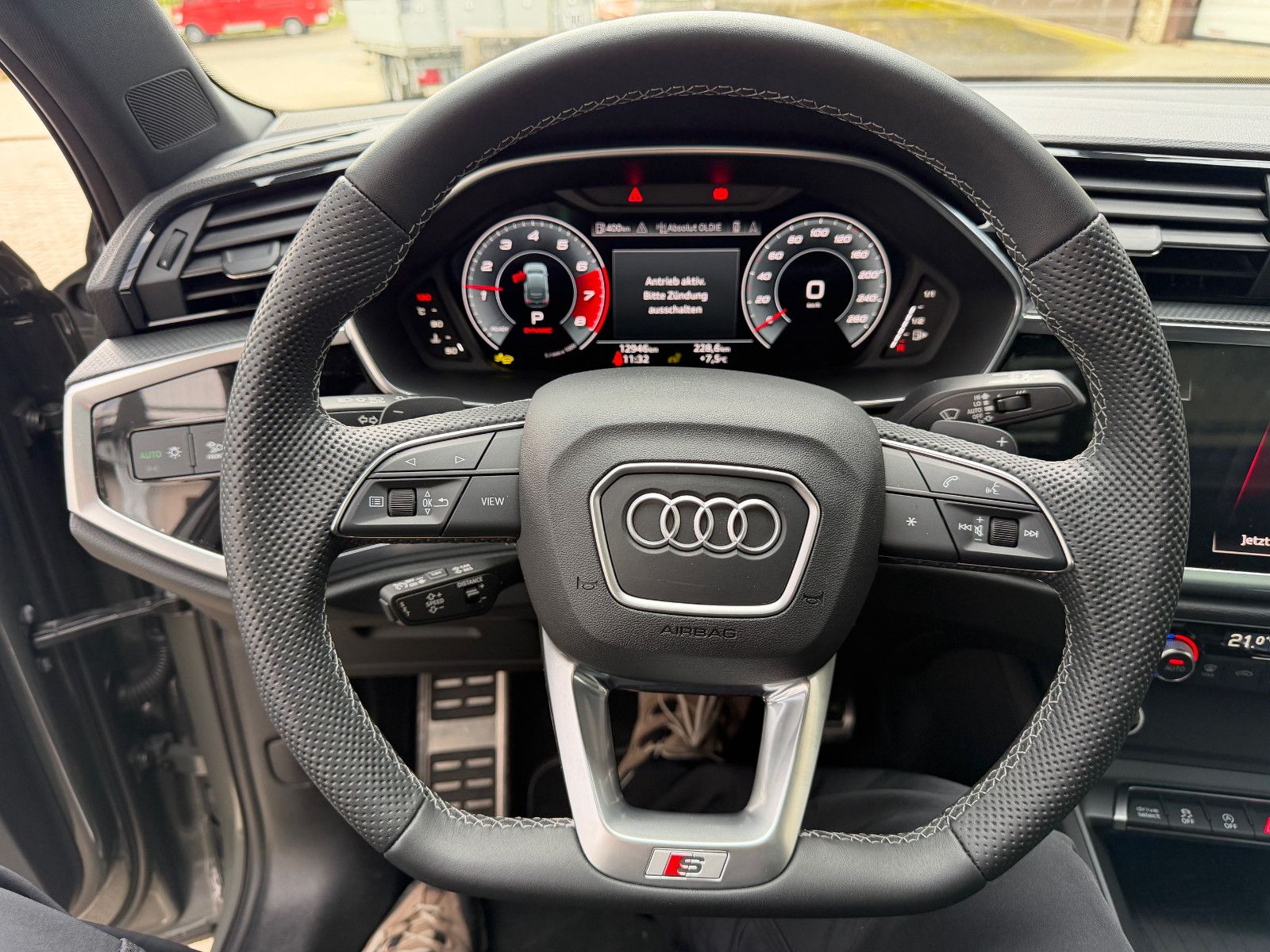 Audi Q3 Sportback 40 TFSI quattro S line, fast VOLL