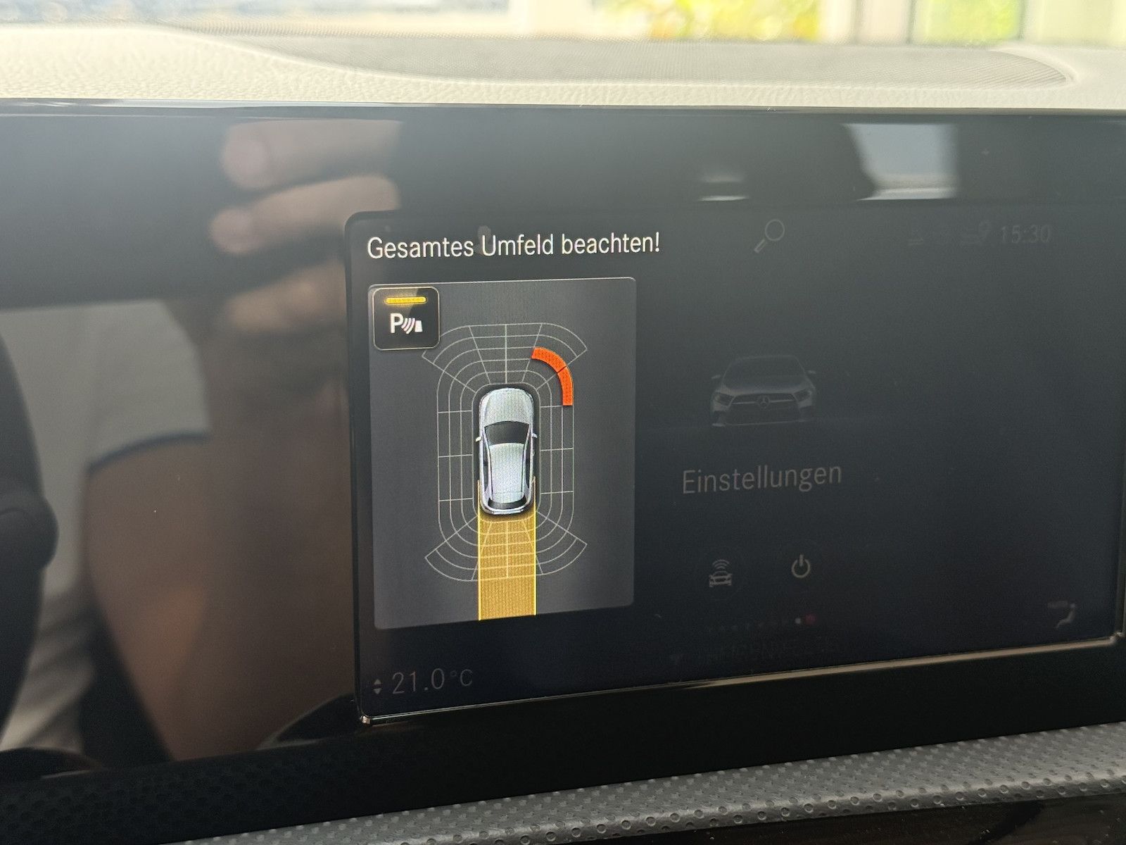 Mercedes-Benz A 250 e AMG-LINE - Samsaru's Car Outlet