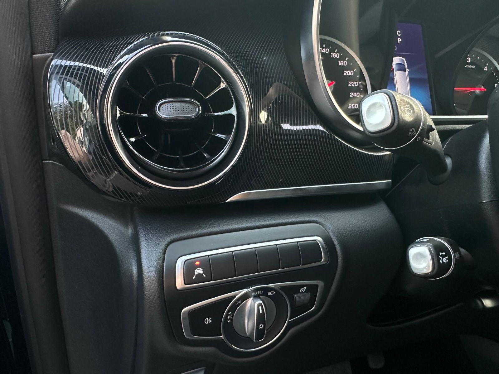 Mercedes-Benz V 300d EDITION Lang - Samsaru's Car Outlet
