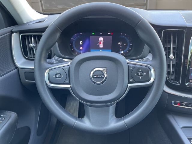Volvo XC60 B4 Essential - Samsaru's Car Outlet