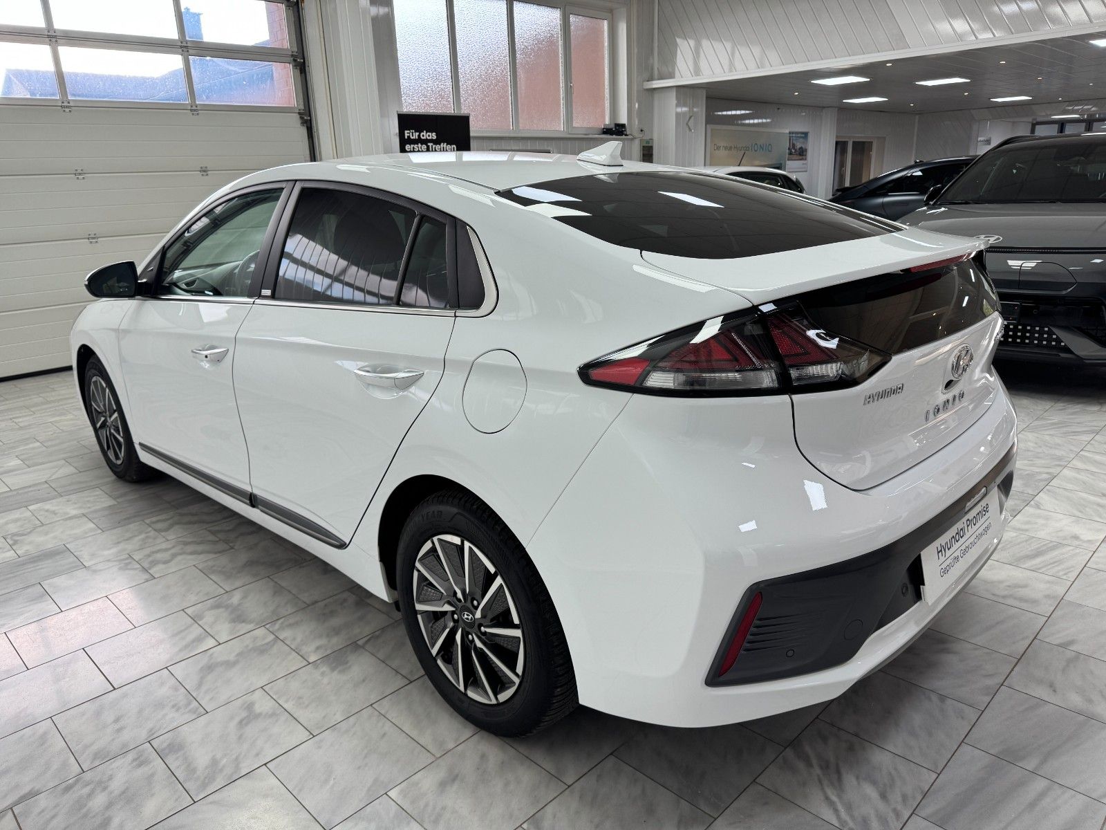 Hyundai IONIQ Style Elektro - Samsaru's Car Outlet