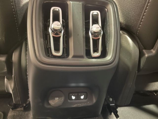 Volvo XC40 T3 Momentum Pro Automatik LED Navi Pano PDC