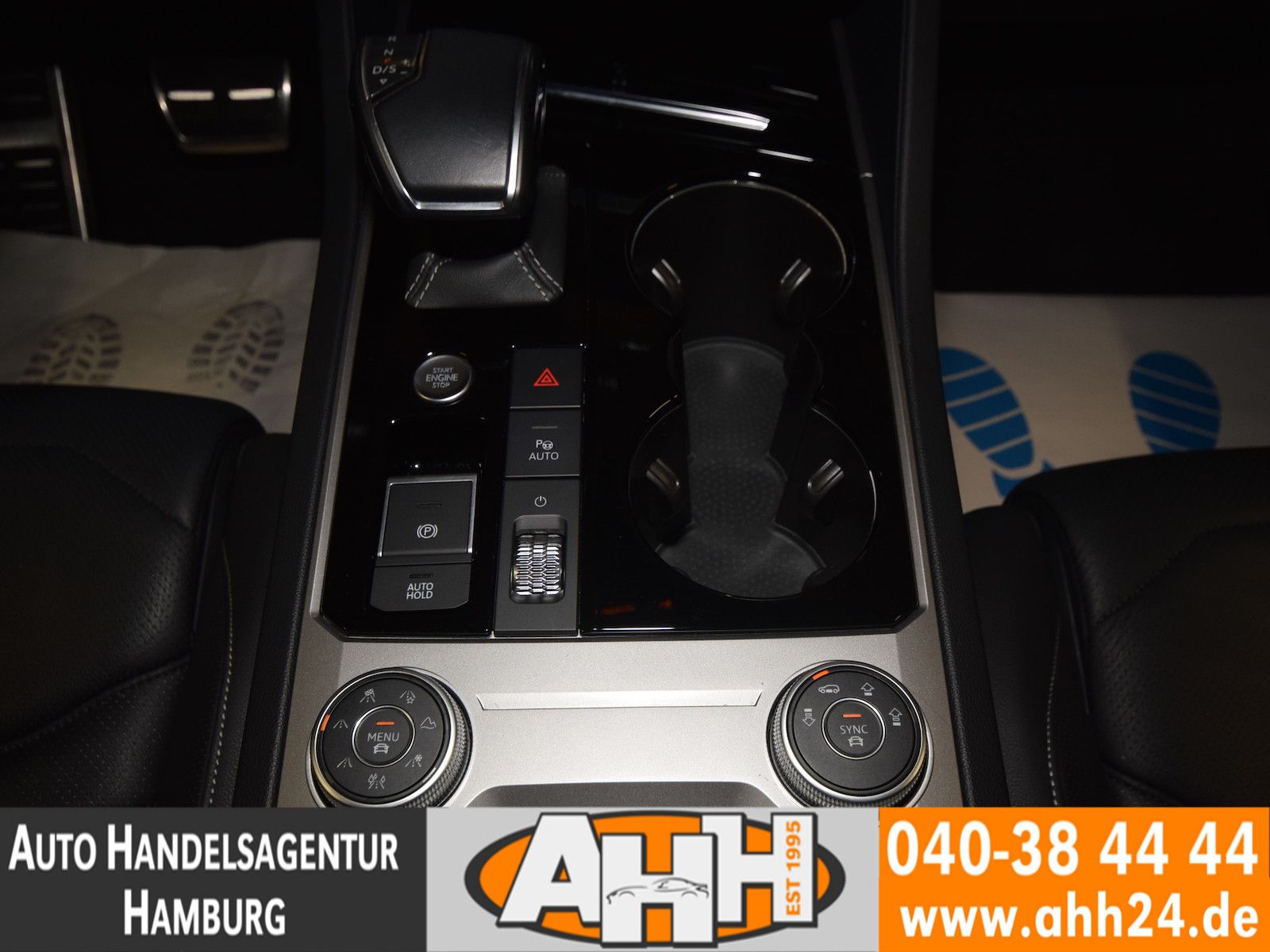 Volkswagen Touareg 3.0 TSI 4M R-LINE - Samsaru's Car Outlet