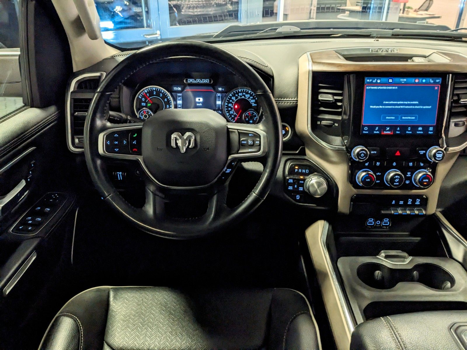 Dodge RAM 1500  Laramie Limited Night HEMI 5.7L   4x4