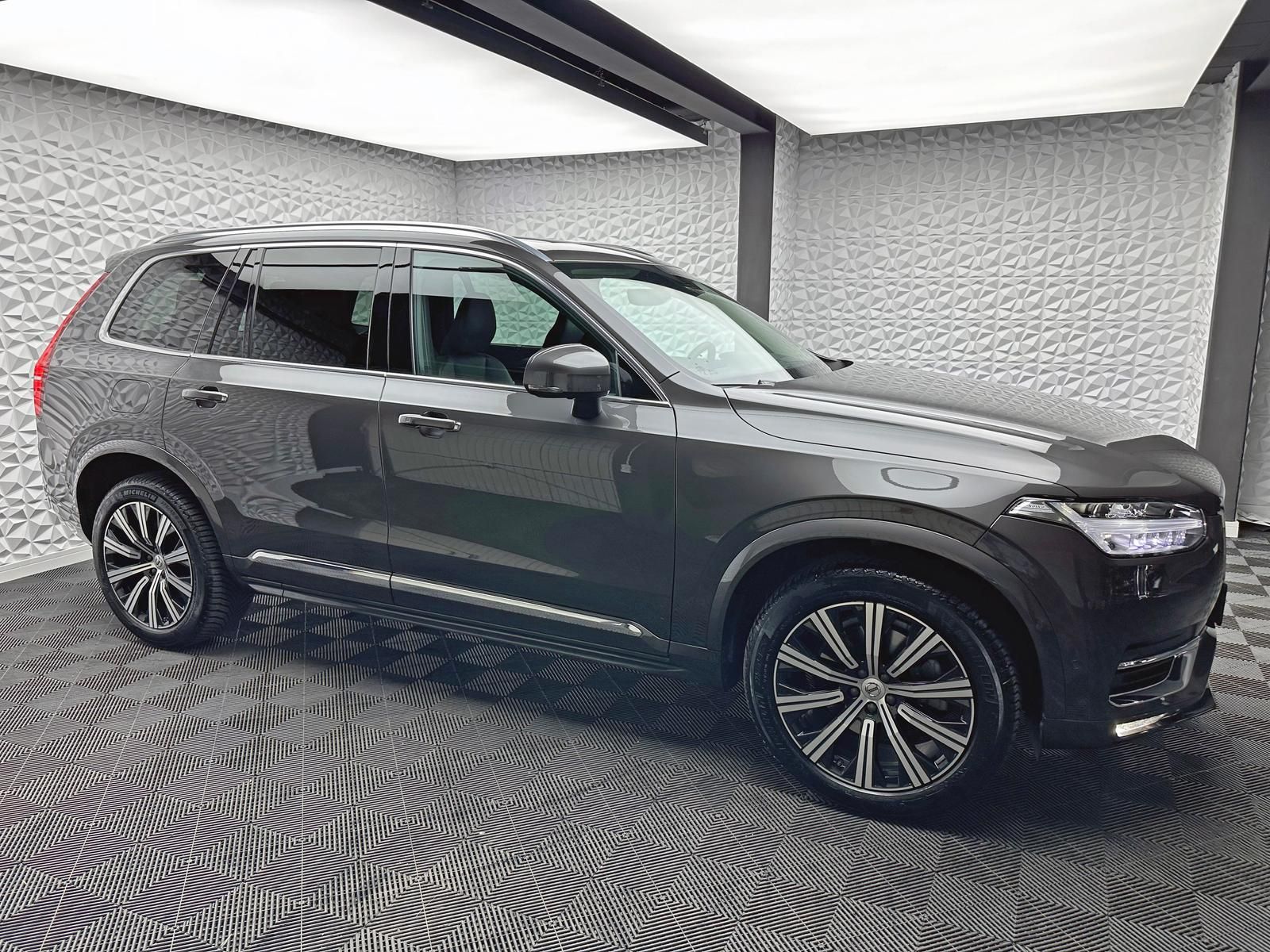 Volvo XC90 B5 PLUS AWD Bright - Samsaru's Car Outlet