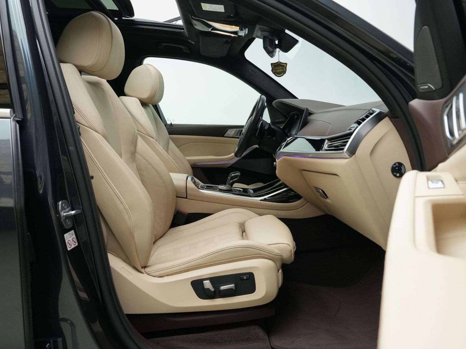 BMW X7 xDrive 40 i M Sport PANO*HUD*AHK*H&K*TV FOND*