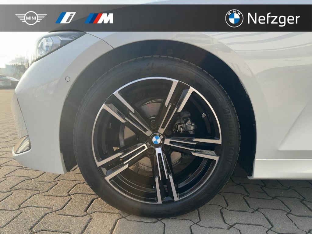 BMW 318 i Touring M Sport HUD LED HiFi