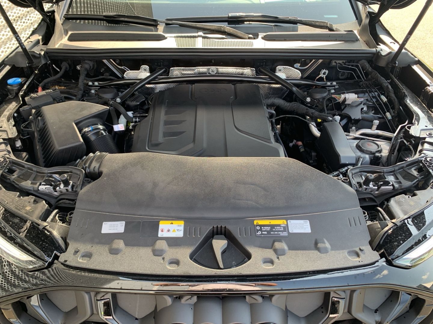 Audi Q5 TFSI quattro Stronic+edition one - Samsaru's Car Outlet