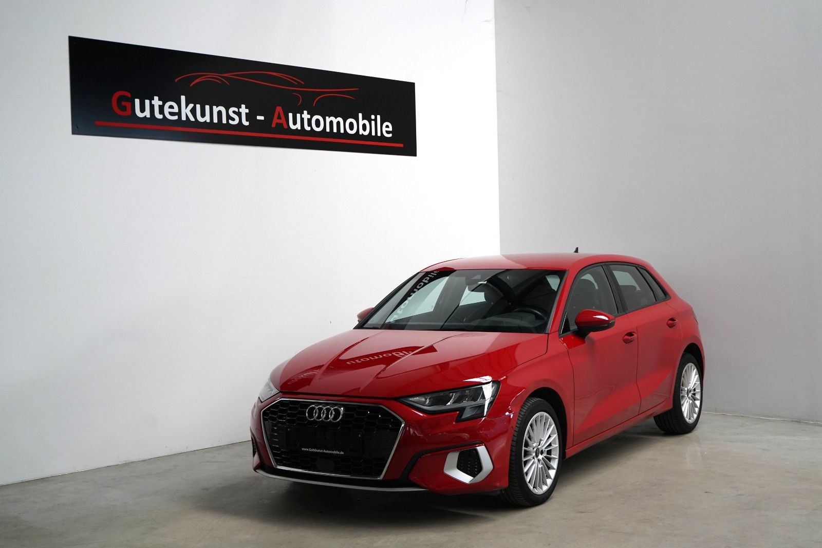 Audi A3 Spbg 30 TFSI Advanced - Samsaru's Car Outlet