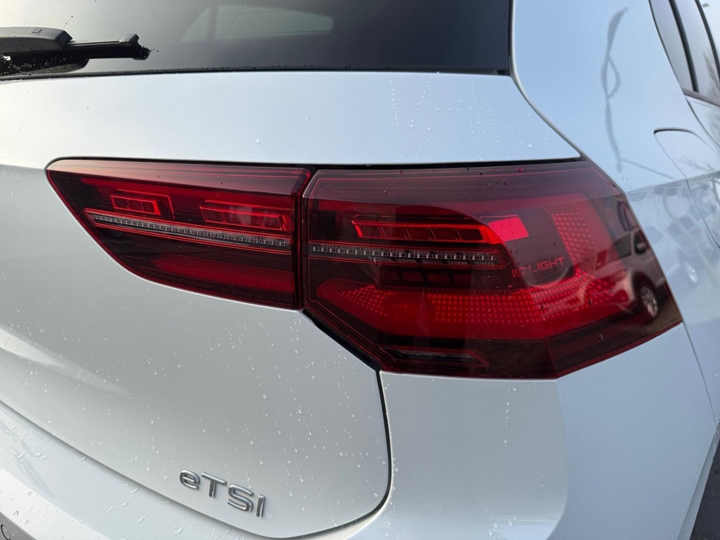 Volkswagen Golf 8 VIII Move 1.5 eTSI - Samsaru's Car Outlet