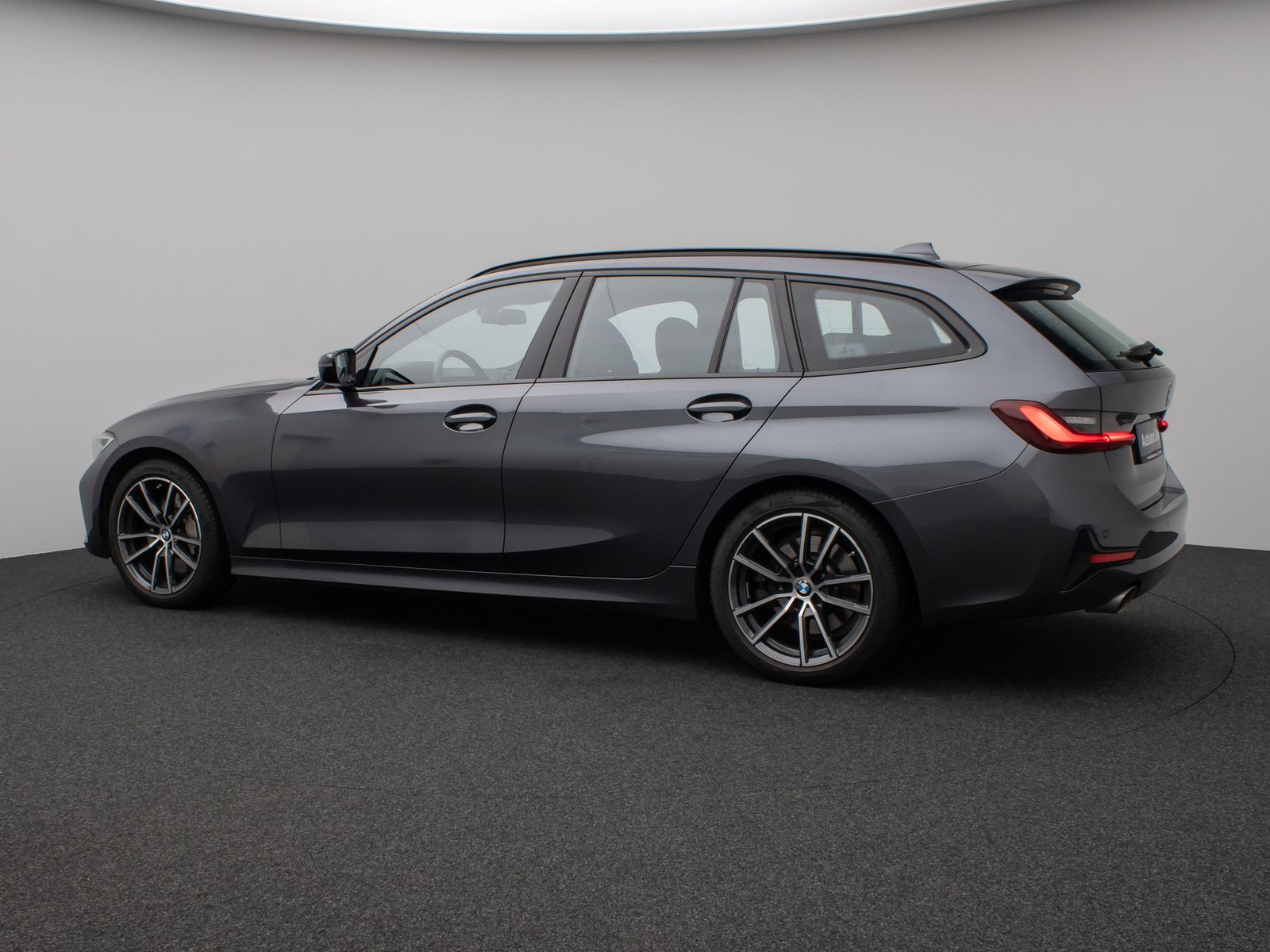 BMW 330i xD SportLine - Samsaru's Car Outlet