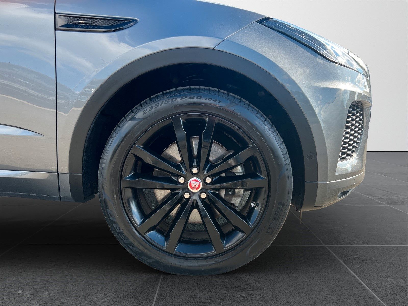 Jaguar E-Pace P250 CHEQUERED FLAG 4WD Autom.