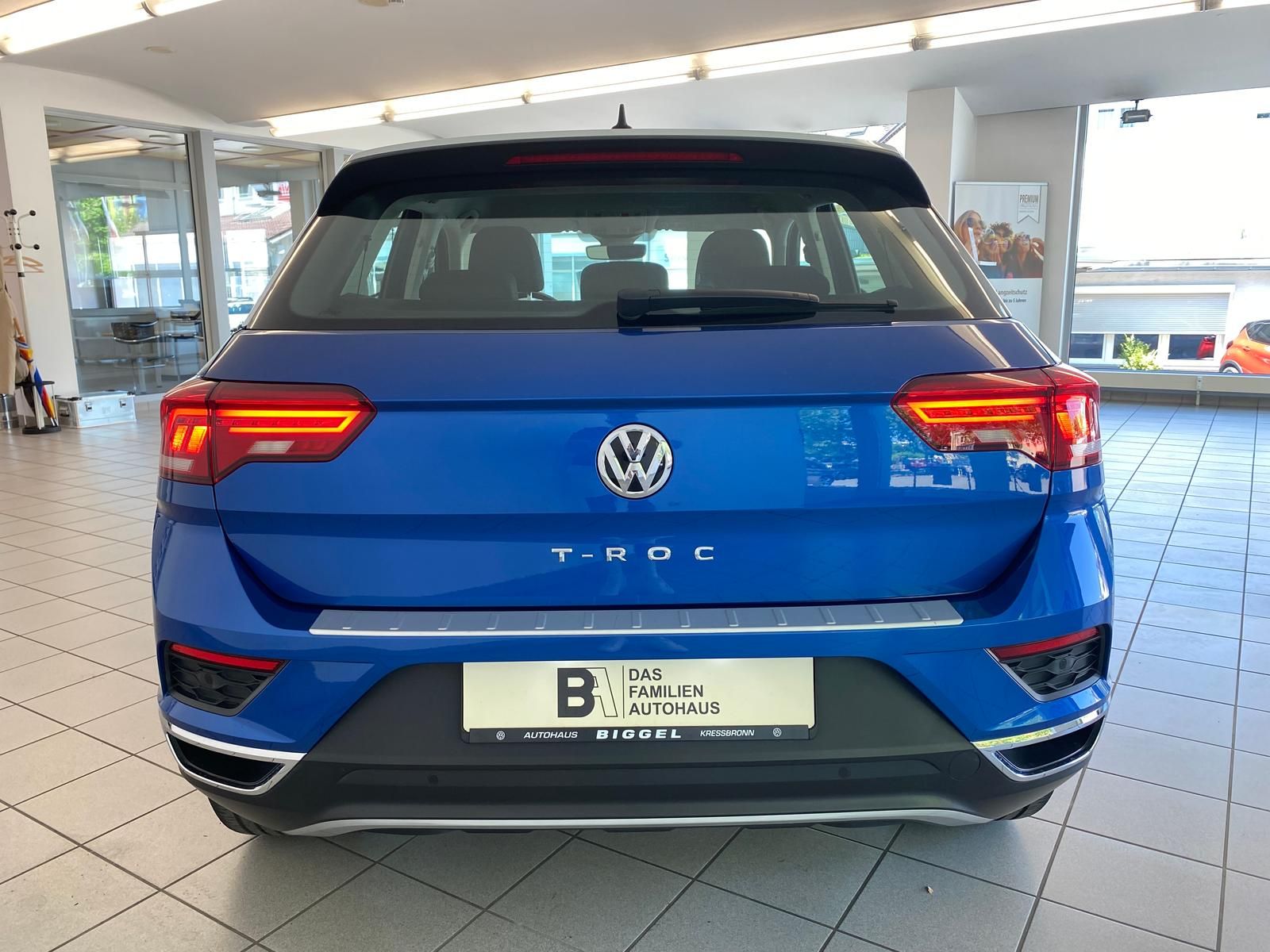 Volkswagen T-Roc 1.5 TSI DSG - Samsaru's Car Outlet